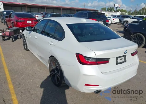 2023 BMW 3 Series 330E из США, поврежденный, VIN 3MW39FF06P8D35001